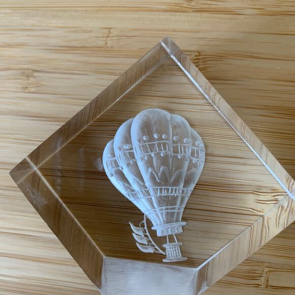 Acrylic Laser Cut Hot Air Balloon Desk Shelf Trinket 2 3/4" x 2 1/4" - Picture 4 of 4